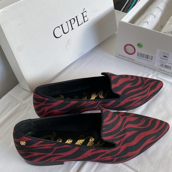 Cuple flats. Size 38. Never worn, new in the box. - Picture 5 of 6
